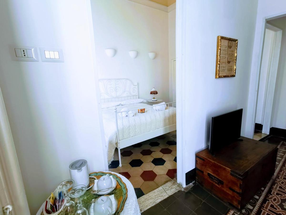 Fera O' Luni Bed and Breakfast Catania Eksteriør billede